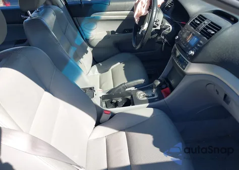 2006 Acura Tsx z USA, uszkodzony, nr VIN JH4CL96826C012422